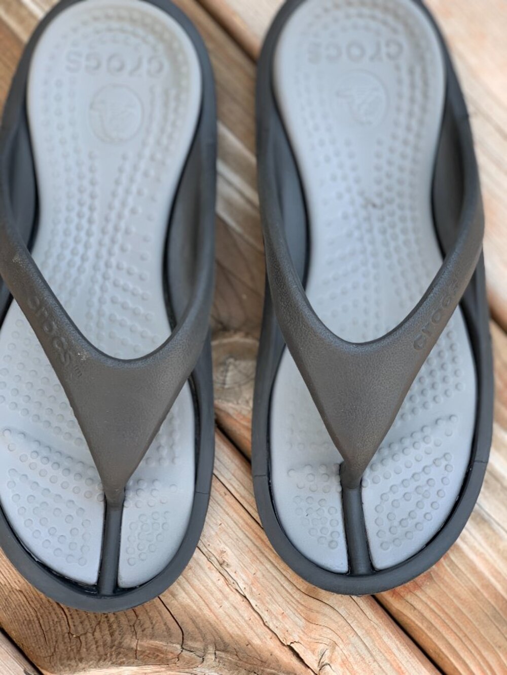Crocs Athen Flip Flops Unisex Sandals Mens 9 Womens 11 Gray Casual Beach Summer - Picture 2 of 10